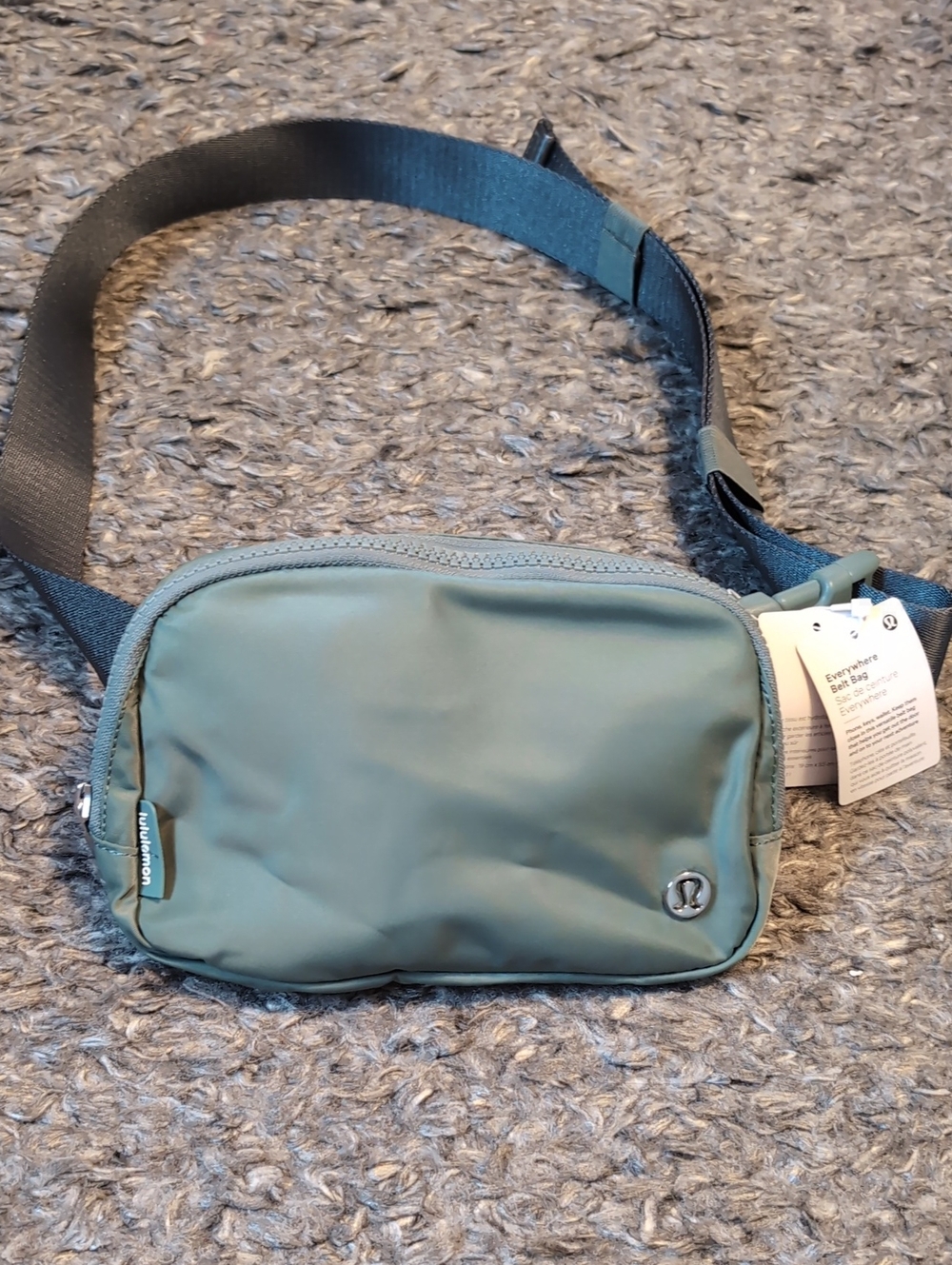lululemon athletica Sage Green Everywhere Belt Bag